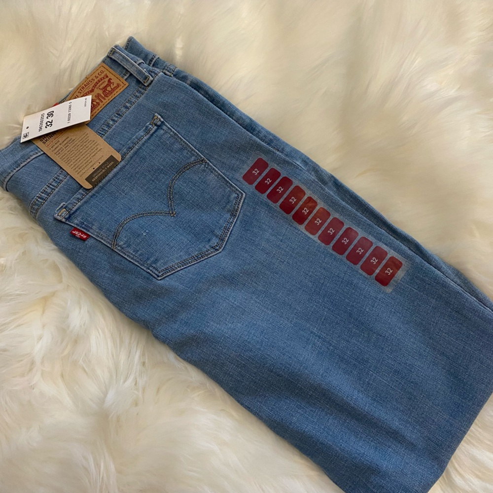Women Levi’s 311 Skinny Shaping Denim